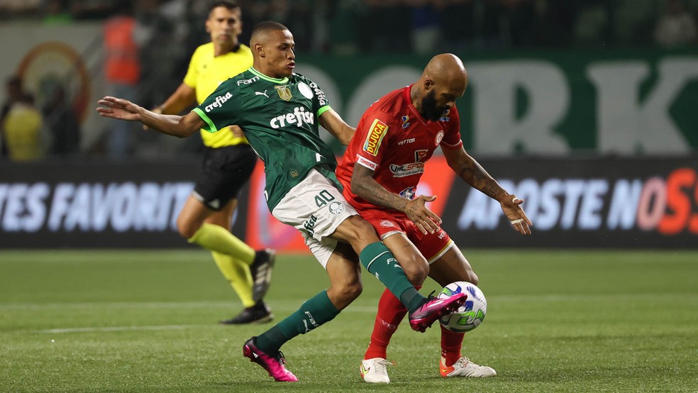 Jhon Jhon comemora estreia como titular do Palmeiras: “Um sonho jogar nesse clube maravilhoso”