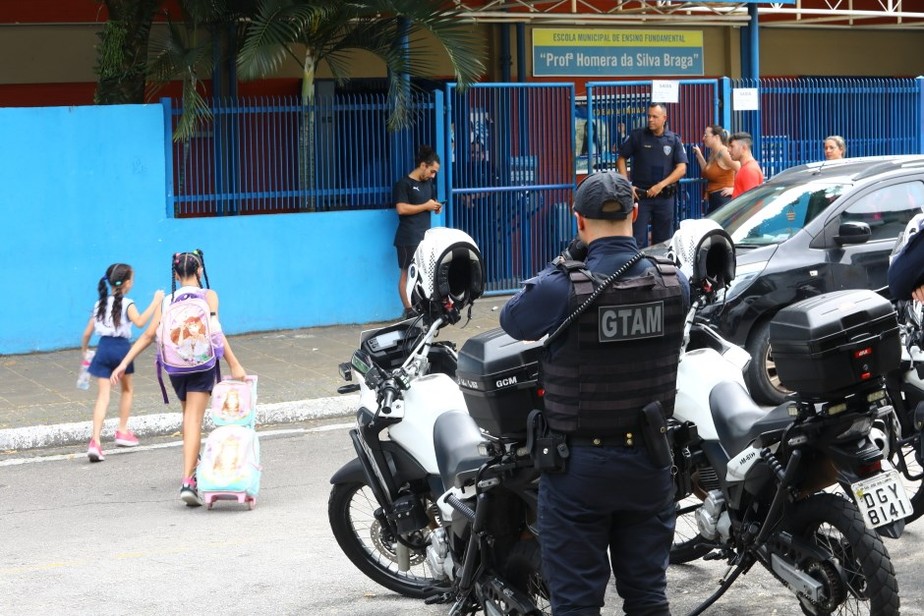 GCM e PM reforçam a segurança nas escolas em São José