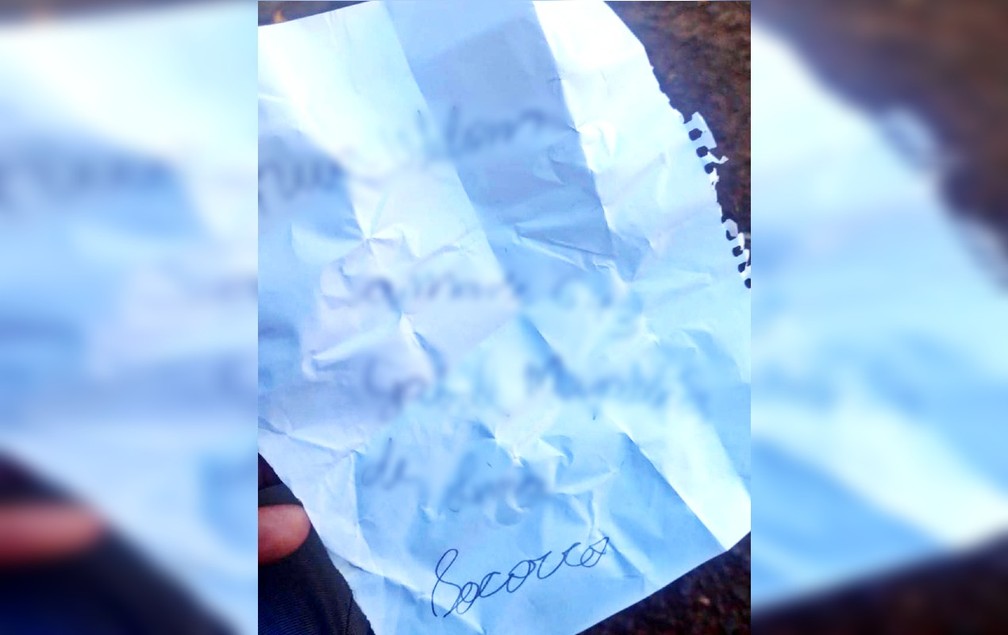 Menina que espalhou cartas pedindo socorro volta a morar com a família: ‘Letra não era dela’, diz promotor