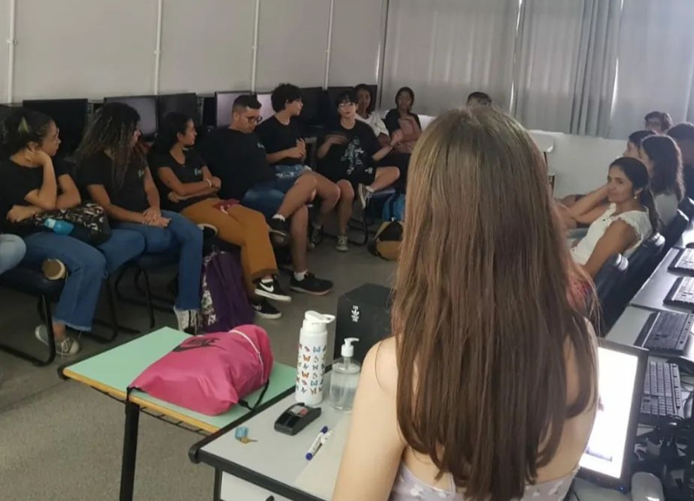 Instituto Federal de Educação em Capivari realiza encontro do Clube de Conversação em Inglês