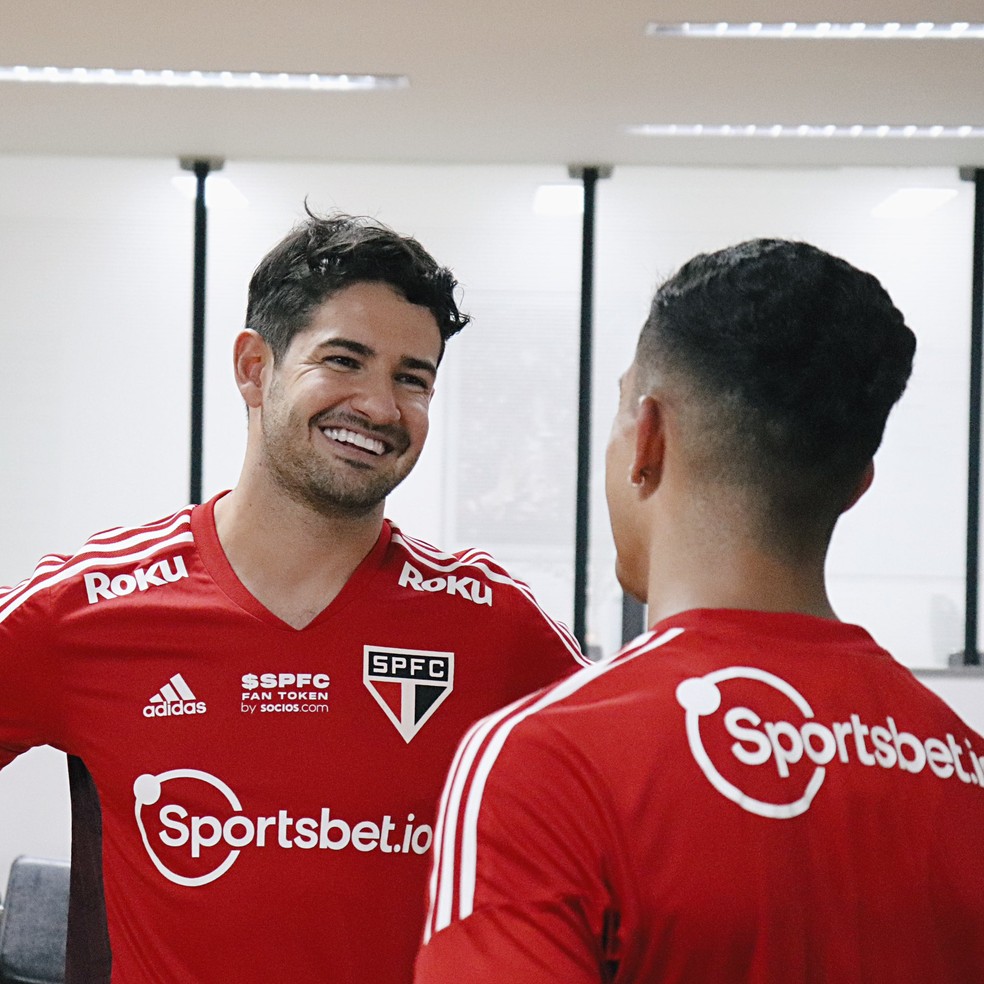 Bastidores: como a chegada de Dorival facilitou conversa entre Alexandre Pato e São Paulo
