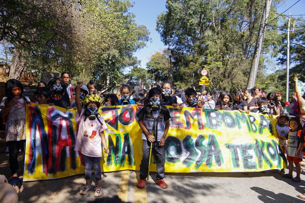 Protesto reúne 16 etnias indígenas em ato contra projeto que altera demarcações de terras