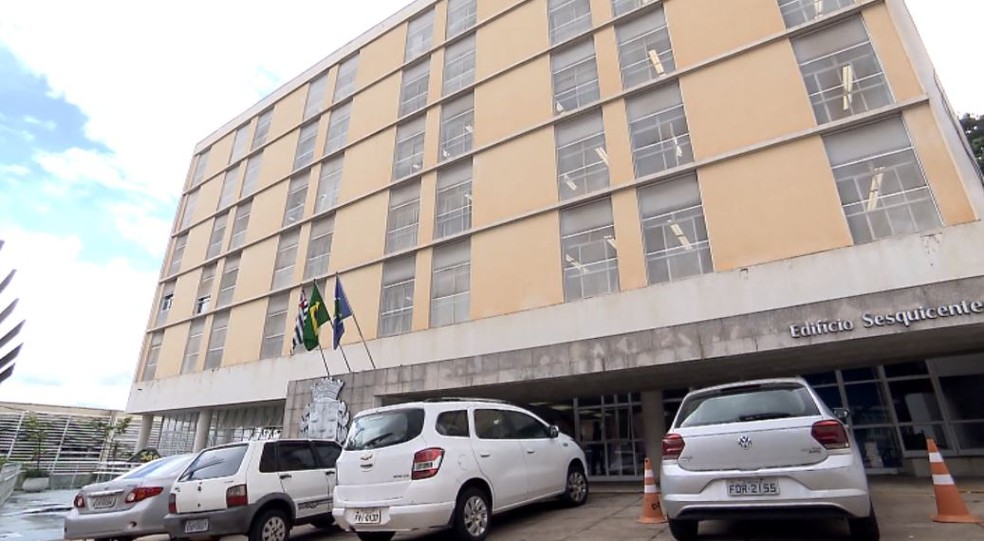 Prefeitura de São Carlos publica edital de concurso com 49 vagas e salários de até R$ 7,4 mil