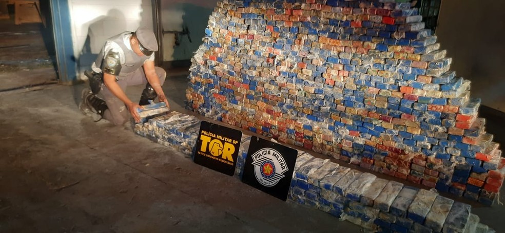 Dois paraguaios são presos transportando quase duas toneladas de maconha na Rodovia Assis Chateaubriand