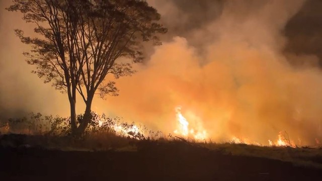 Incêndio provoca interdição de vicinal em Catanduva