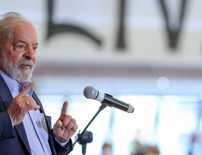 Presidente Lula Reconsidera Reforma Ministerial e Prioriza Agendas Urgentes