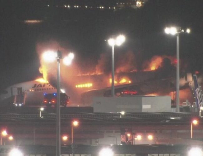 Incêndio em Aeroporto de Tóquio: Avião da Japan Airlines Colide com Aeronave da Guarda Costeira