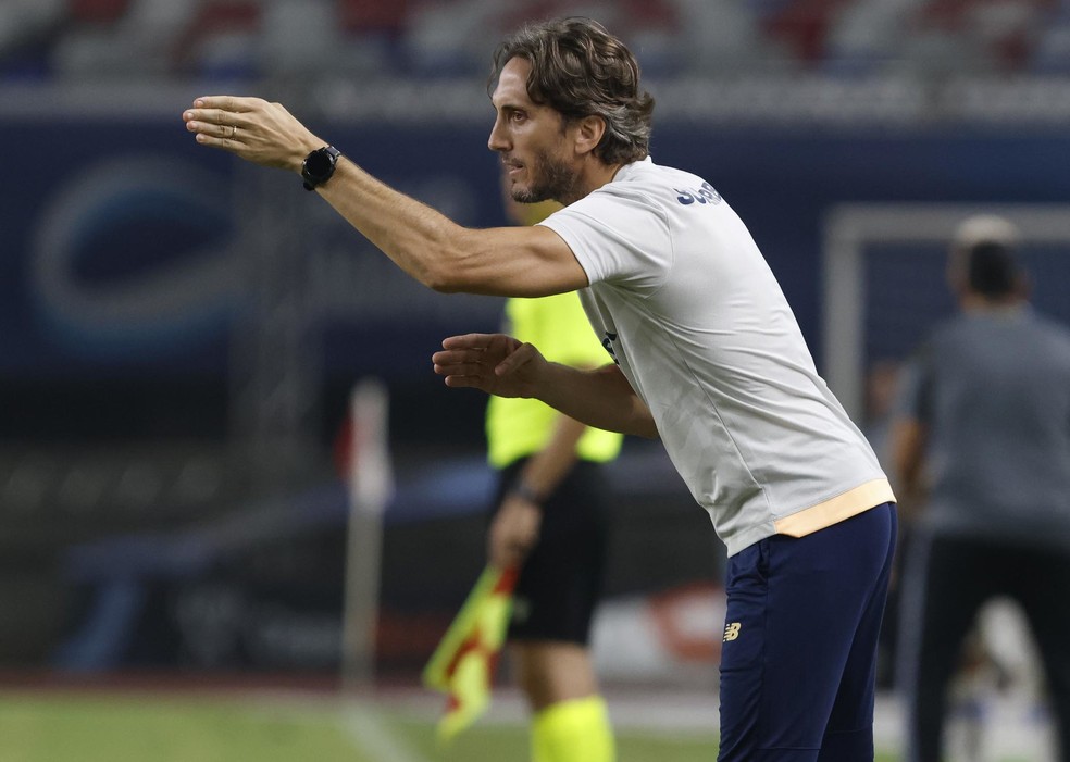 Zubeldía celebra vitória do time reserva do São Paulo e almeja equilíbrio