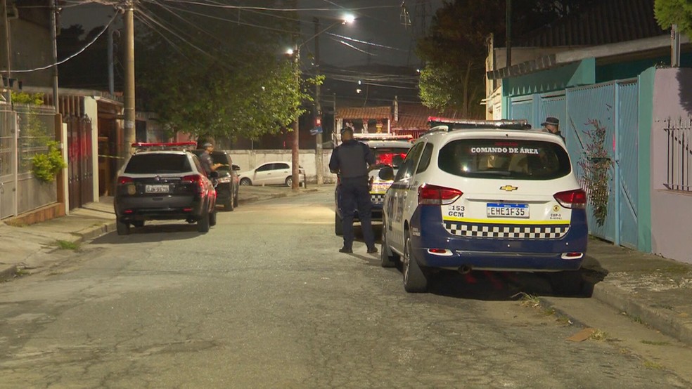 Adolescente de 16 anos confessa assassinato brutal da família na Zona Oeste de SP