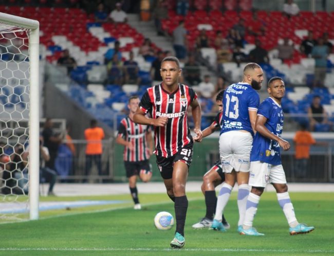 Estratégia de poupar titulares prova-se acertada para o São Paulo, que vence com reservas