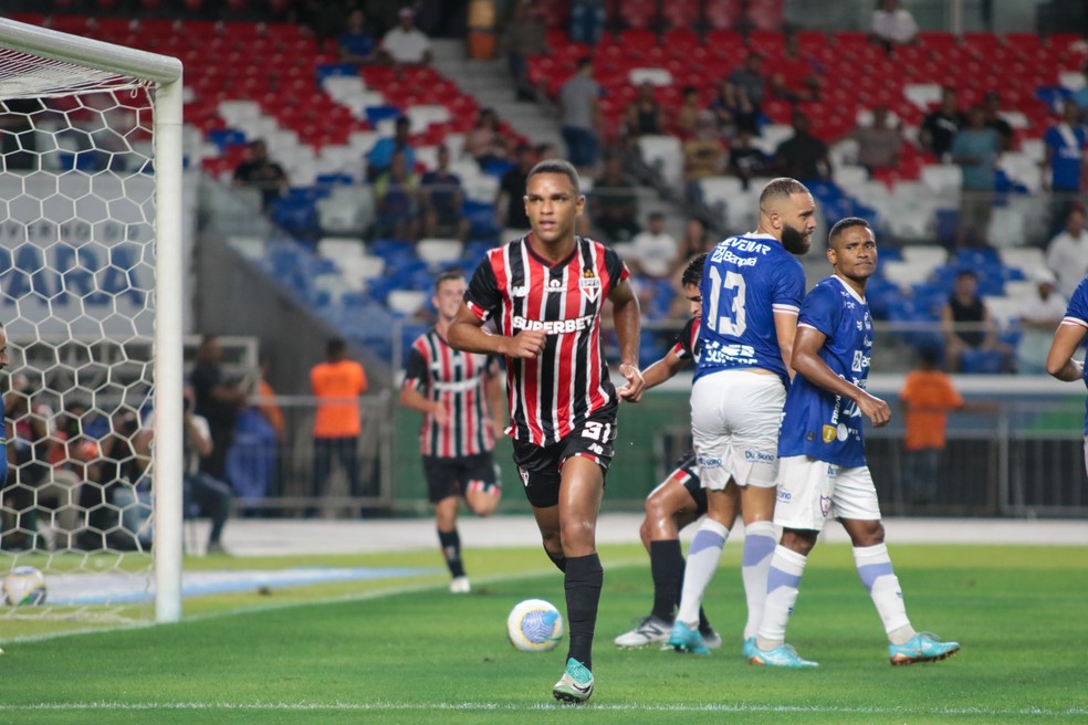 Estratégia de poupar titulares prova-se acertada para o São Paulo, que vence com reservas