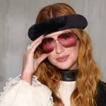 Marina Ruy Barbosa Exibe Anel de Noivado com Diamantes em Paris