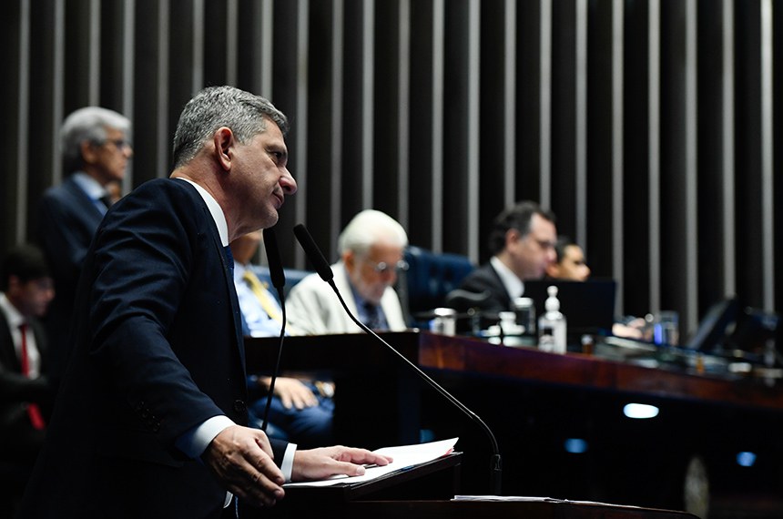 Regras para reajuste do salário mínimo e mudanças no BPC seguem para sanção presidencial