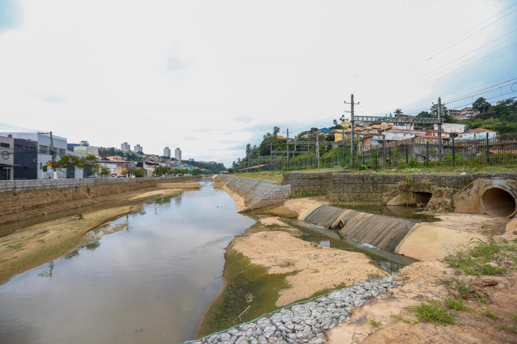 Governo de SP entrega piscinão em Franco da Rocha e amplia estrutura de combate a enchentes na região