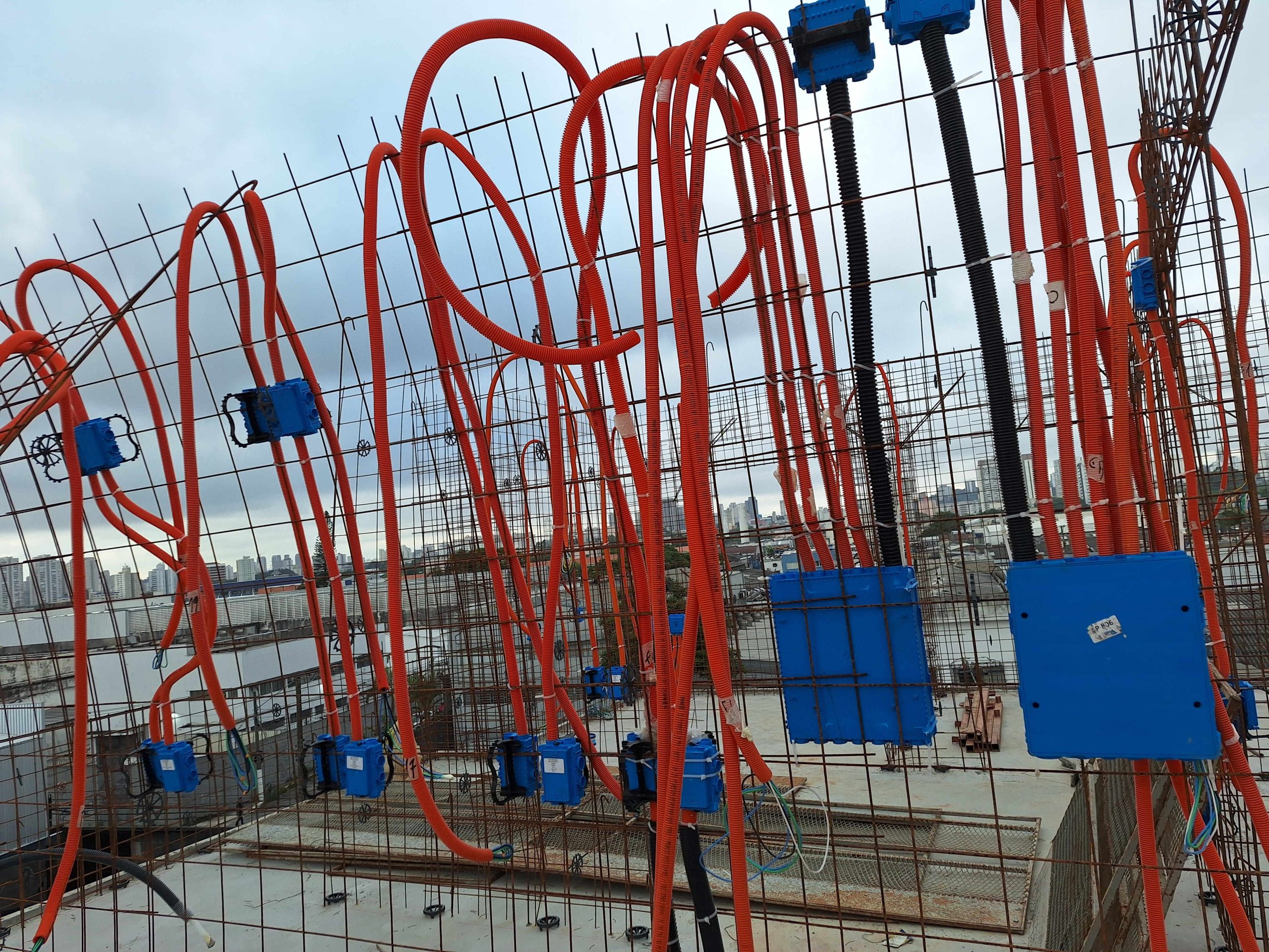 Automação logística revoluciona a construção civil com maior eficiência e sustentabilidade nas obras