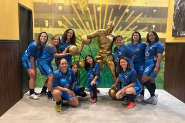 Multiverso Experience recebe clube de futebol feminino no Dia da Mulher