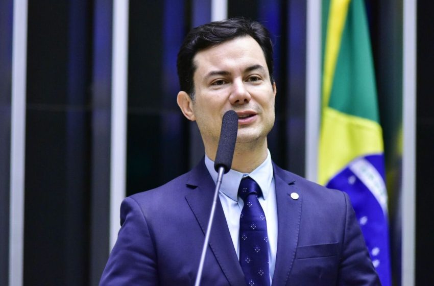 Clodoaldo Magalhães emite parecer contrário a projeto que flexibiliza licenciamento ambiental com seguro