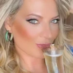 Joice Hasselmann ironiza caso de Carla Zambelli: “Um brinde a você”