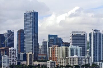 Por que os brasileiros devem olhar além do Brasil no mercado imobiliário de luxo?