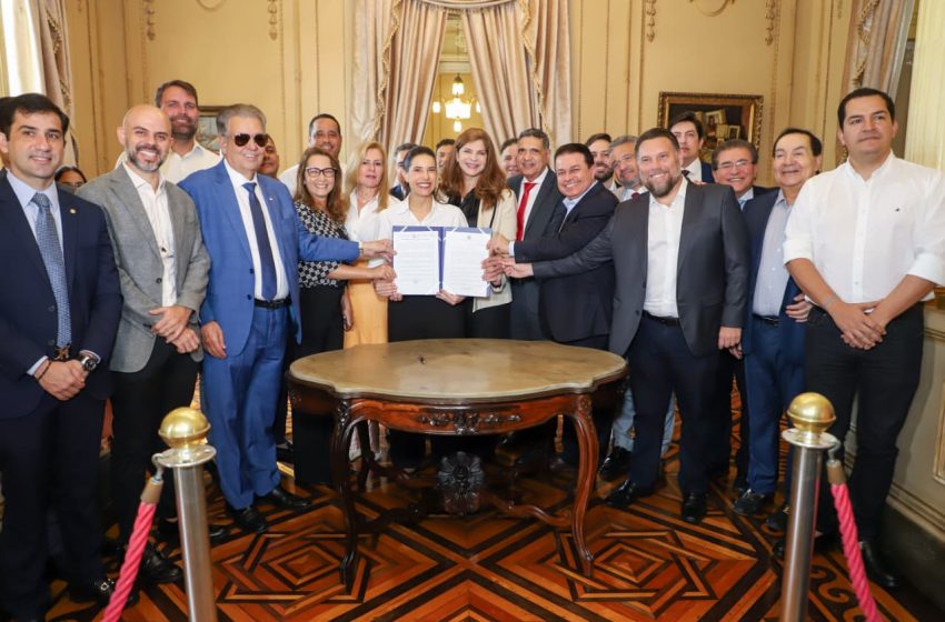 Governadora Raquel Lyra sanciona lei que autoriza empréstimo de R$ 1,5 bilhão para obras estruturadoras em Pernambuco