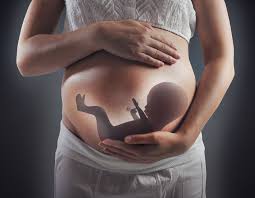 Vínculo desde o ventre: 5 maneiras de fortalecer a conexão com o bebê ainda na barriga