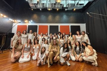 Coral da School of Rock Moema lança videoclipe de fim de ano com releitura de Exagerado, de Cazuza