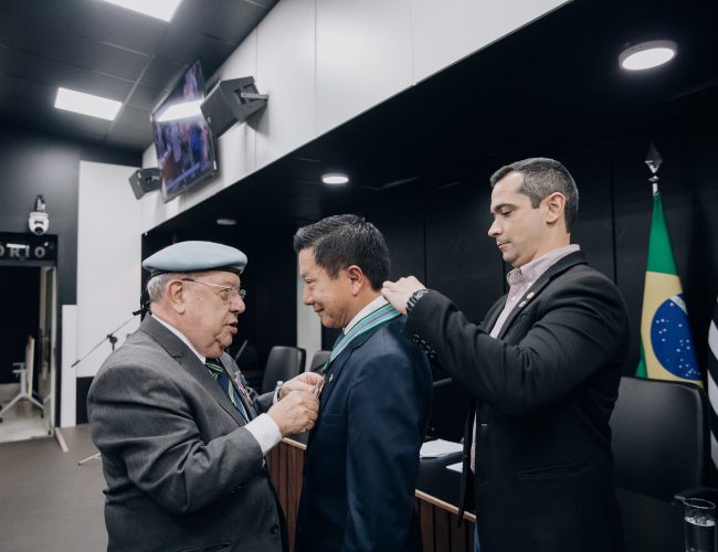 Médico condenado por estupro de vulnerável é homenageado na Assembleia Legislativa de São Paulo