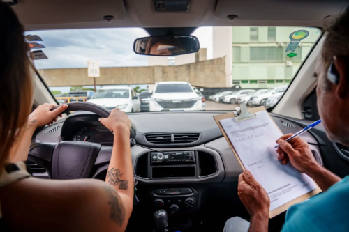 Detran São Paulo inova e simplifica processo de obtenção da CNH com eliminação da prova de baliza e autorização do teste de direção em veículos automáticos