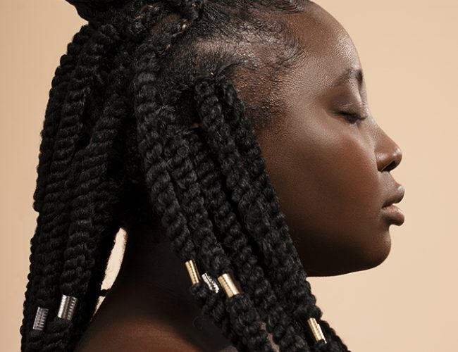 Universidade Zumbi dos Palmares e Unifesp lançam curso gratuito de Tranças Afro