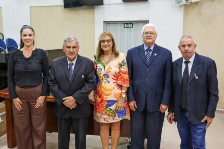 Câmara autoriza criação de comissões temporárias para debater IPTU e decreto de cemitério.