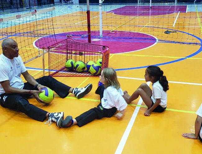 Projeto social e esportivo atende 180 pessoas em diferentes regiões do Brasil.