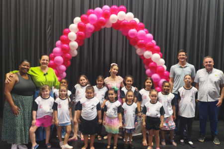 Alunas do ‘Educa Ballet Paulista’ em Monte Alto se emocionam com a entrega de kits