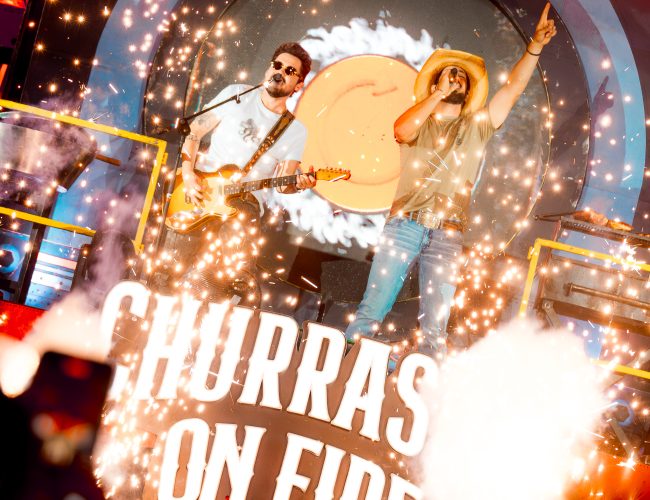Fernando e Sorocaba chegam com o Churrasco On Fire em Bauru com open churras premium e show exclusivo neste sábado