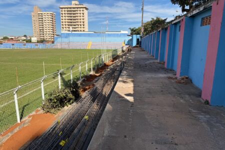 Obras de cobertura no Estádio Edmar Morgado são iniciadas pela Prefeitura, que intensifica os investimentos em esportes em Monte Alto