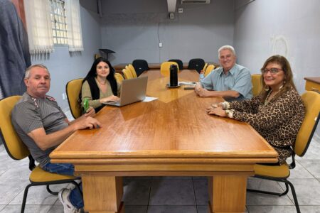 Relatório final da comissão aborda situação de túmulos negligenciados no Cemitério Municipal