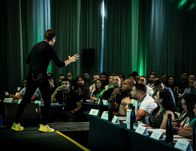 Quando o time não rema para o mesmo rumo, a certeza é o naufrágio