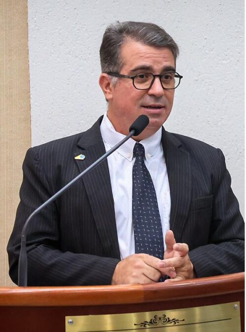 Monte Alto celebra 50 anos da UNESP e reconhece a Cia. Magnun por seu papel na educação e cultura