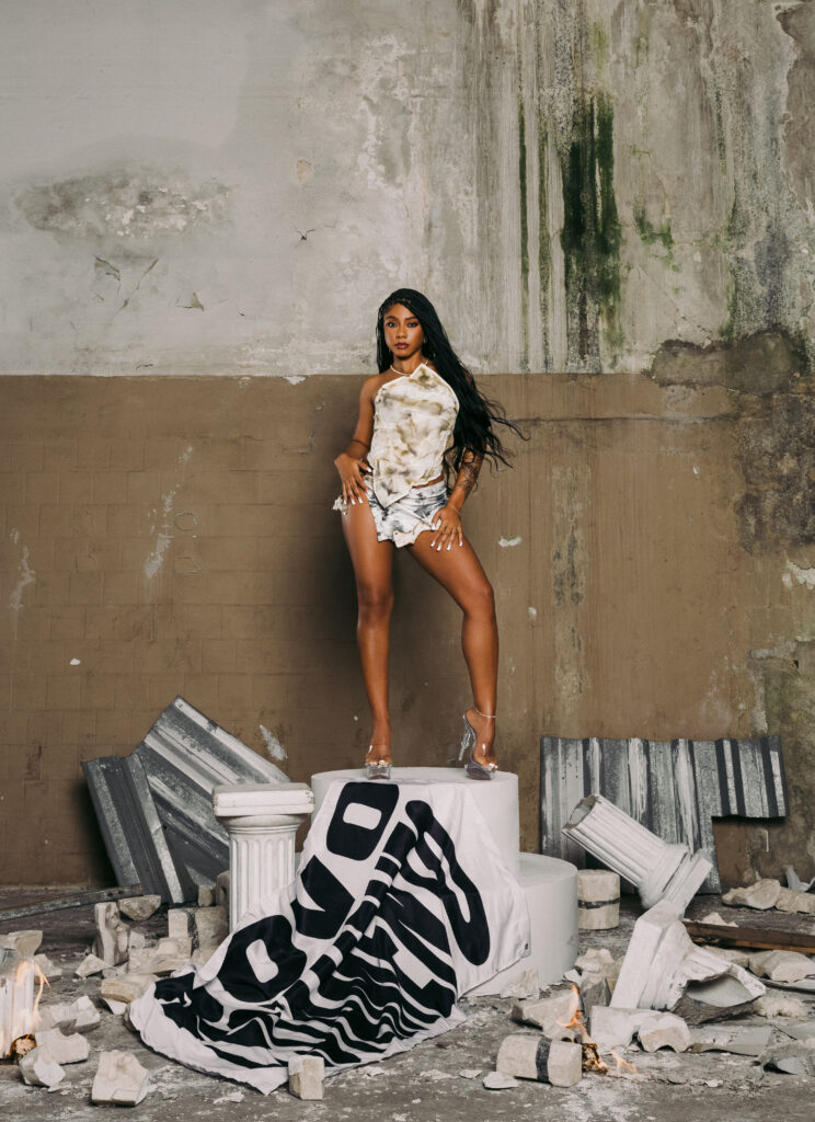 AJULLIACOSTA estreia em grande estilo com show em Mogi das Cruzes