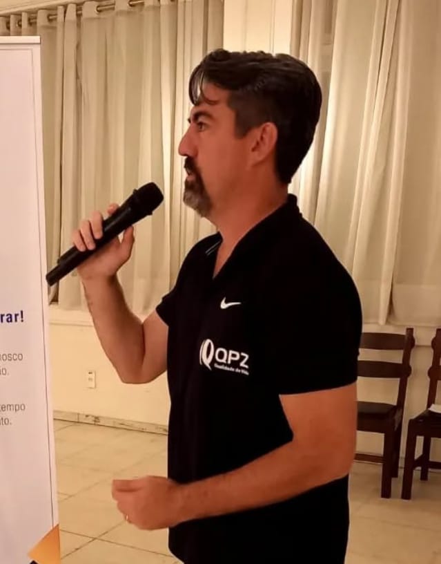 Educador apresenta a obra “Não Seja Vazio – Volume 2