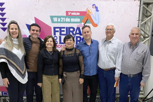 Obra que revive a trajetória do Legislativo é apresentada em pré-lançamento na Feira do Livro