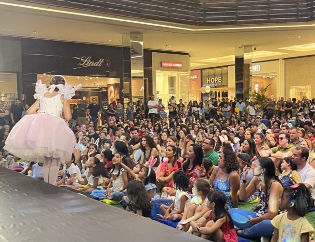 Domingo (26) é dia de música ao vivo com Bento e Totó no Mogi Shopping